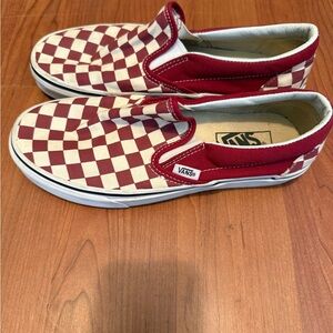 Vans Red/burgundy checkered women’s size 8, men’s size 6.5